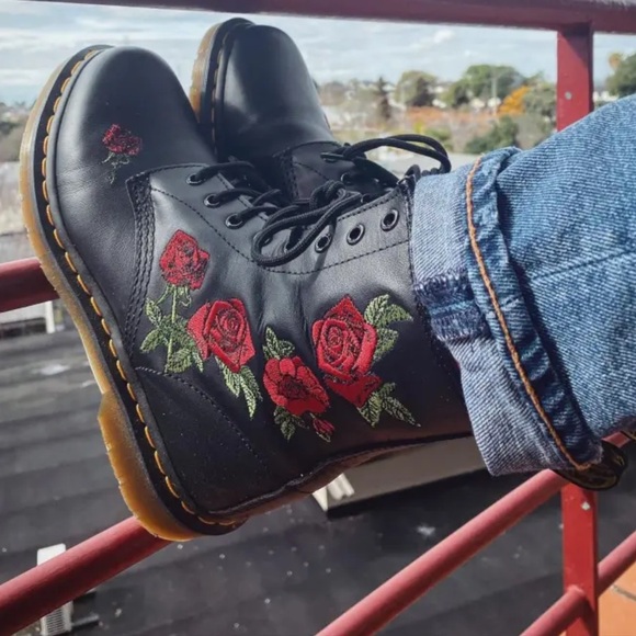 Dr Martens 1460 Vonda Floral Rose Black Leather Lace Up Boots Women’s US Size 7 - Picture 3 of 16